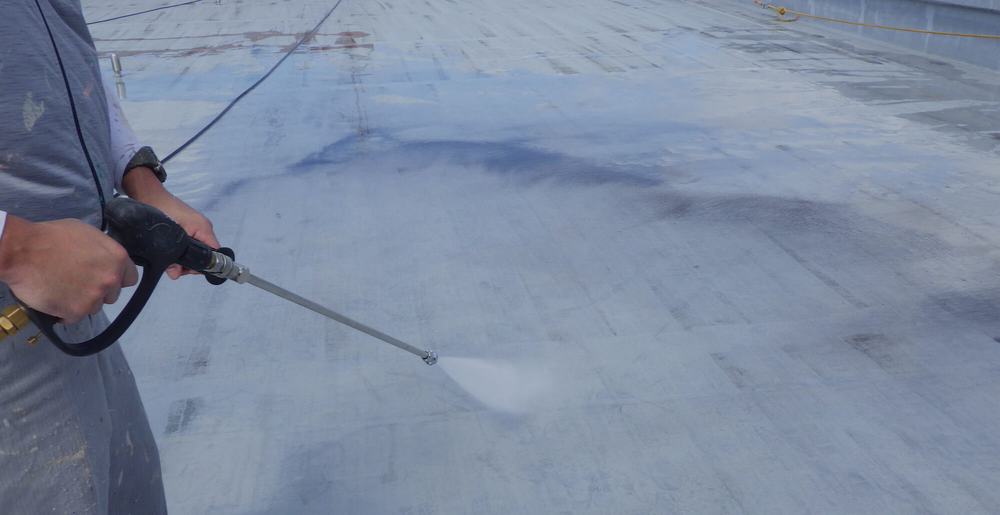 清掃で叶える、快適な空間 丁寧な品質と確かな技術で、清潔と安心をお届け。